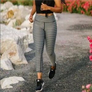 ZYIA Active Black Aztec Adrenaline 7/8 24" Leggings‎ Size 16-18